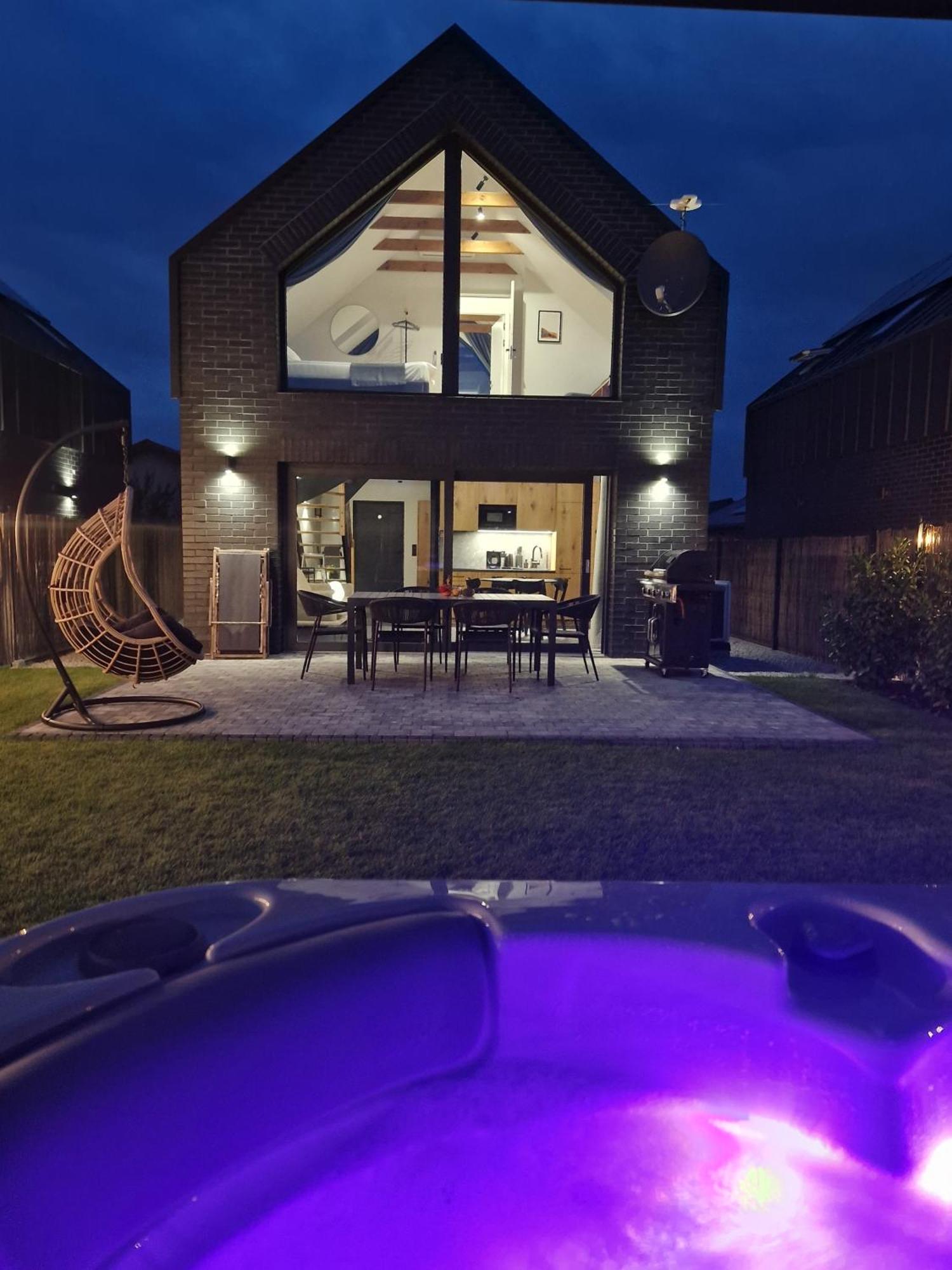 Odnova - Holiday Home With Spa Bobolin Eksteriør billede